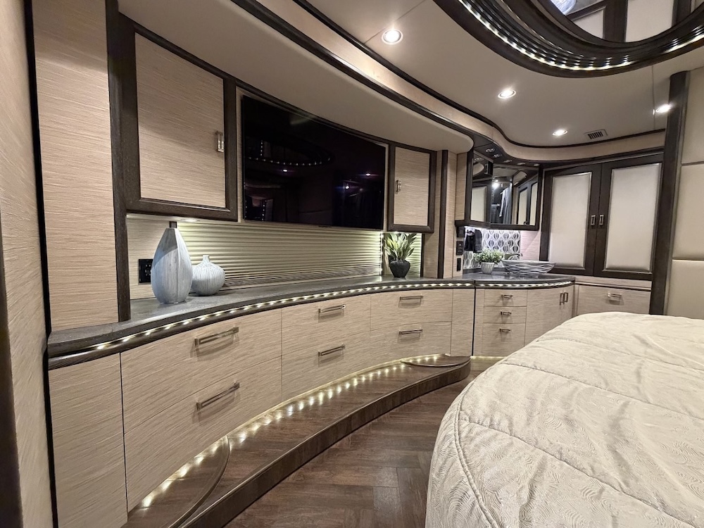 2016 Prevost Liberty H3-45 For Sale