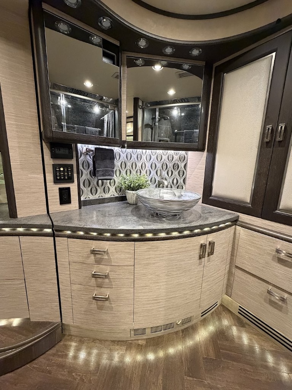 2016 Prevost Liberty H3-45 For Sale