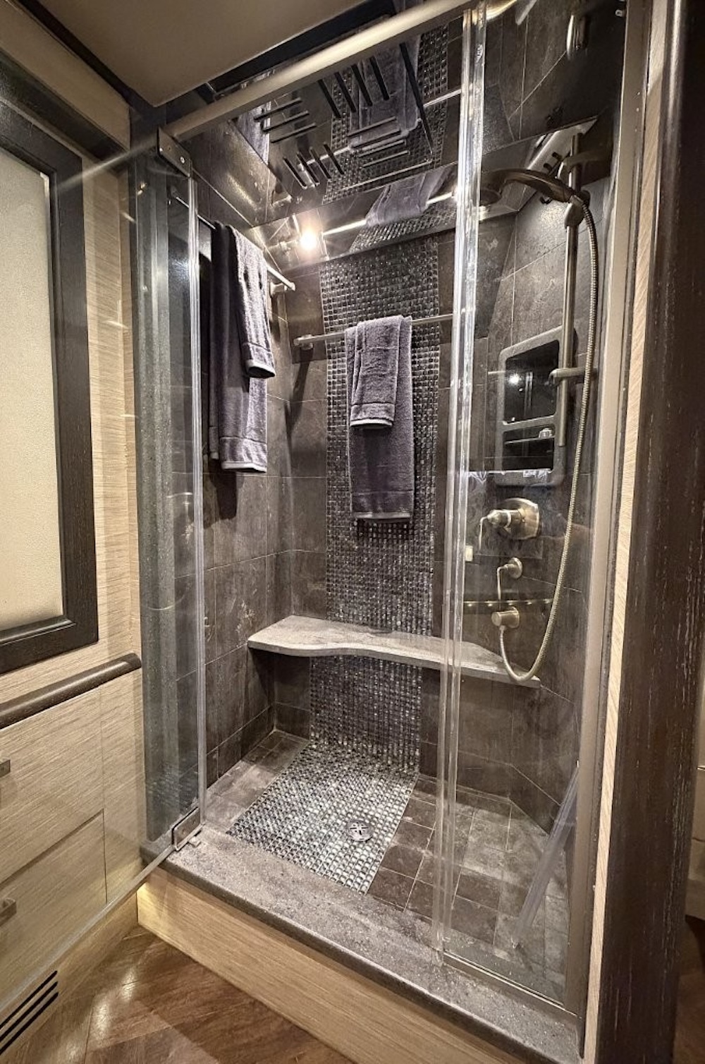 2016 Prevost Liberty H3-45 For Sale