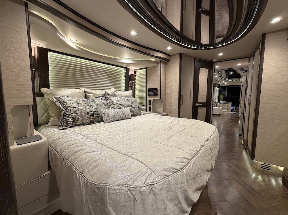 2016 Prevost Liberty H3-45 For Sale