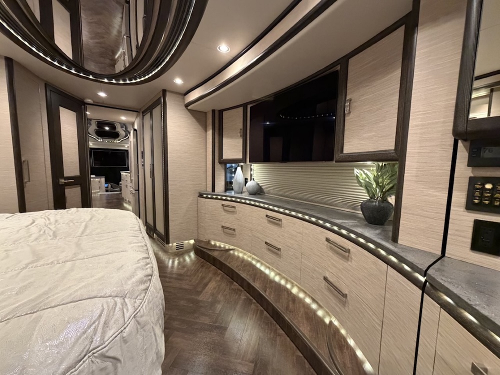 2016 Prevost Liberty H3-45 For Sale