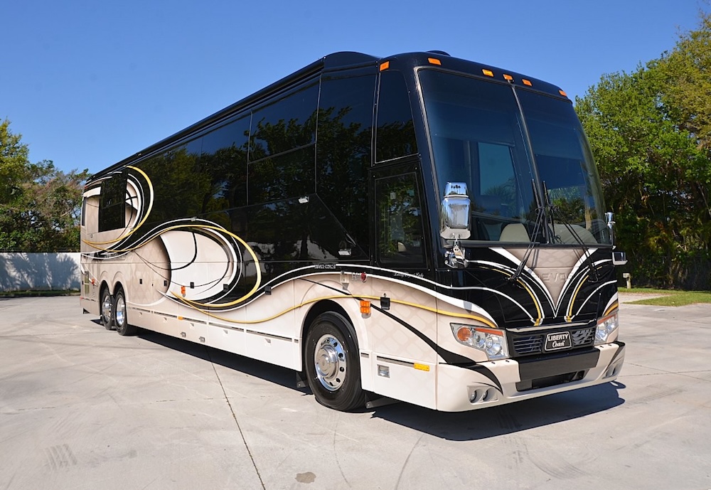 2016 Prevost  H3-45 For Sale