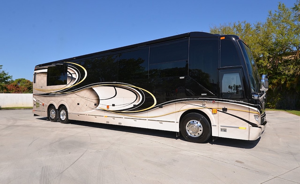 2016 Prevost  H3-45 For Sale
