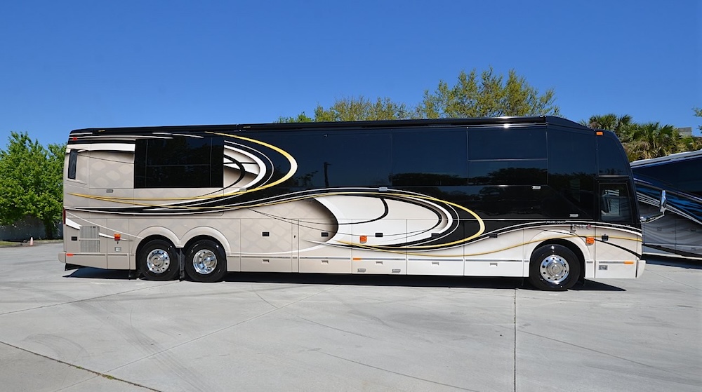 2016 Prevost  H3-45 For Sale