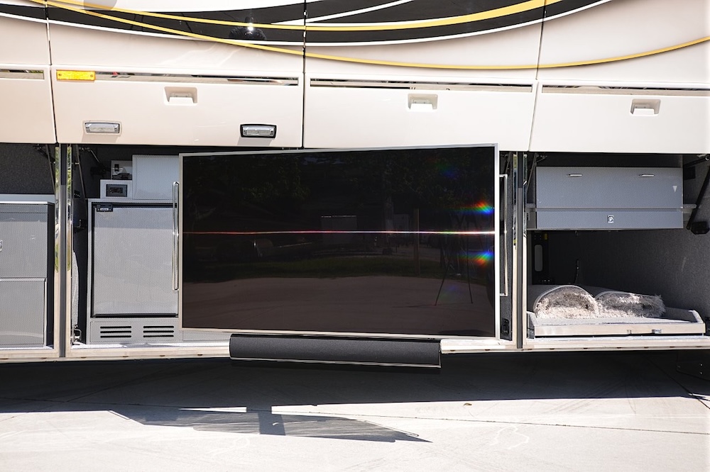 2016 Prevost  H3-45 For Sale