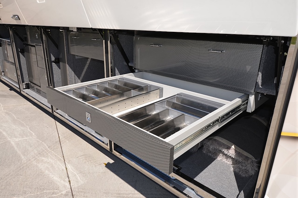 2016 Prevost  H3-45 For Sale