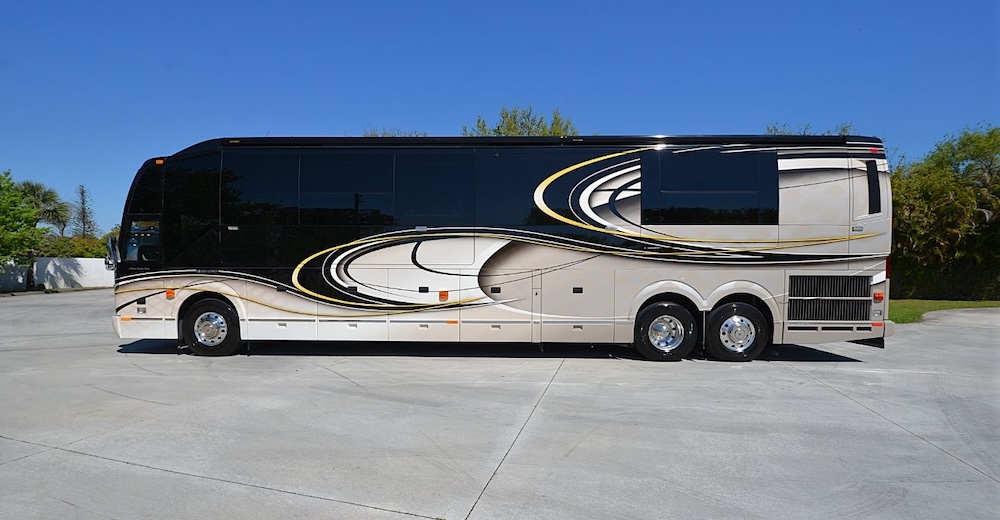 2016 Prevost  H3-45 For Sale