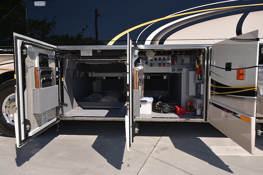 2016 Prevost  H3-45 For Sale