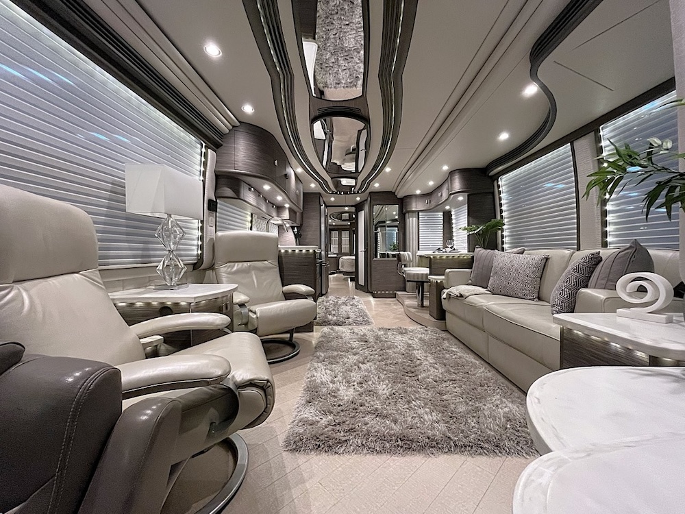2016 Prevost  H3-45 For Sale