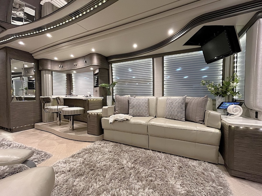 2016 Prevost  H3-45 For Sale