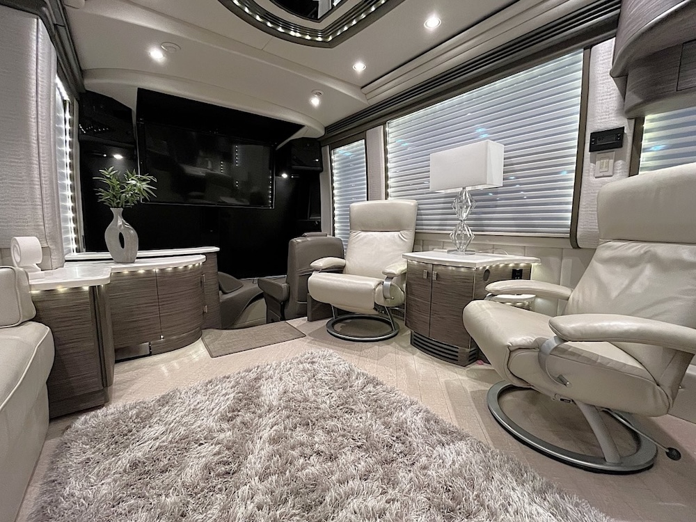 2016 Prevost  H3-45 For Sale