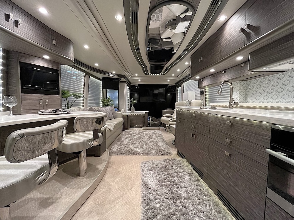 2016 Prevost  H3-45 For Sale