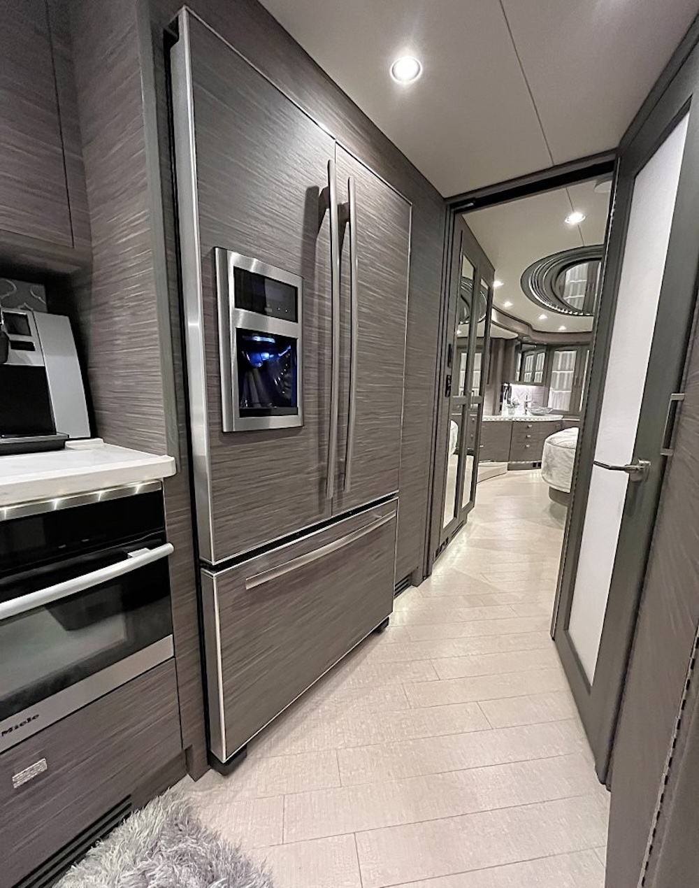 2016 Prevost  H3-45 For Sale