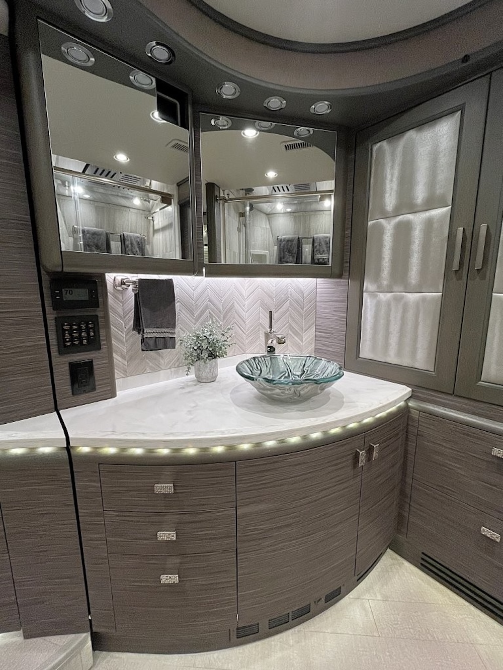 2016 Prevost  H3-45 For Sale