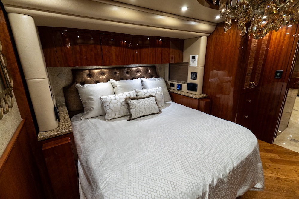 2016 Prevost Millennium H3-45 For Sale