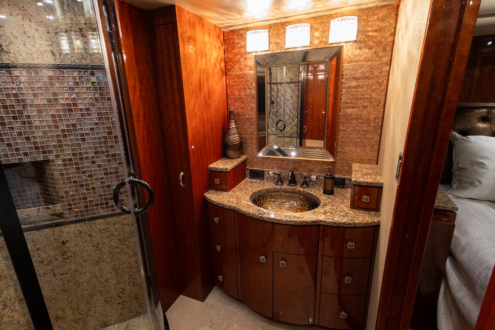 2016 Prevost Millennium H3-45 For Sale