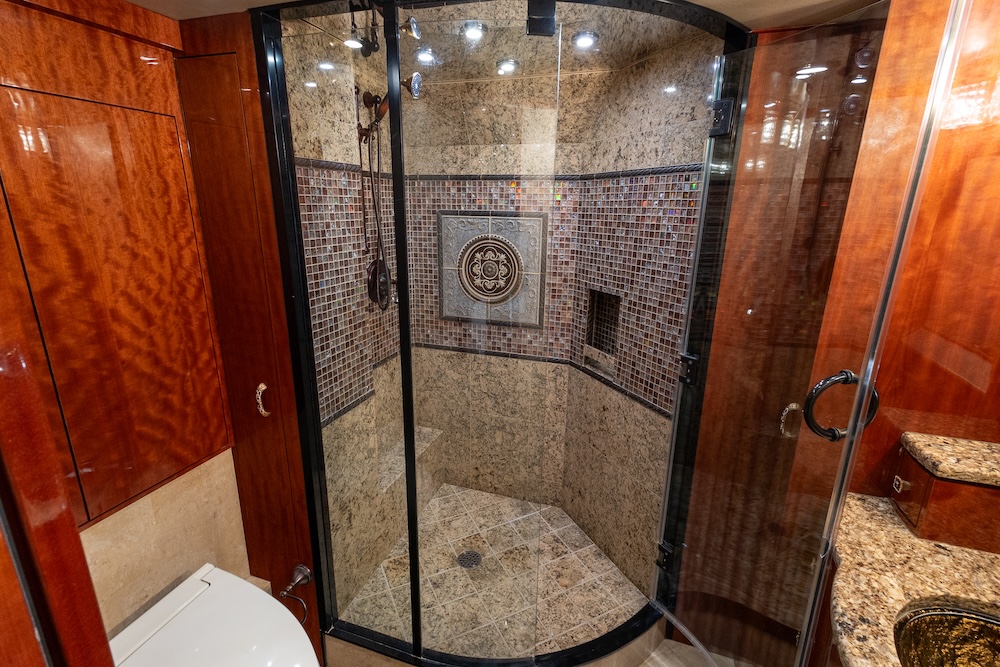 2016 Prevost Millennium H3-45 For Sale