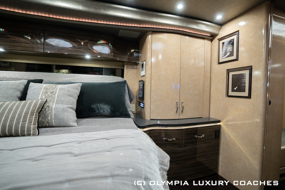 2016 Prevost Olympia H3-45 For Sale