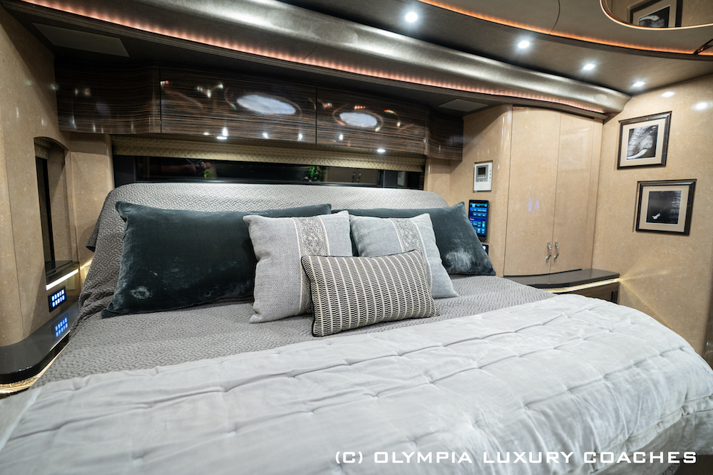 2016 Prevost Olympia H3-45 For Sale