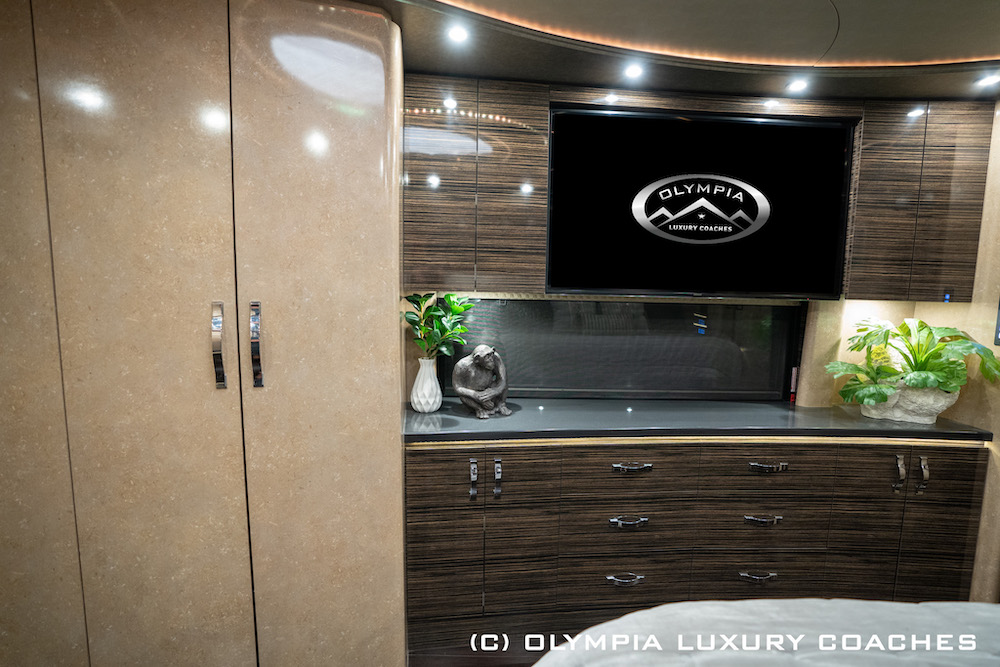 2016 Prevost Olympia H3-45 For Sale