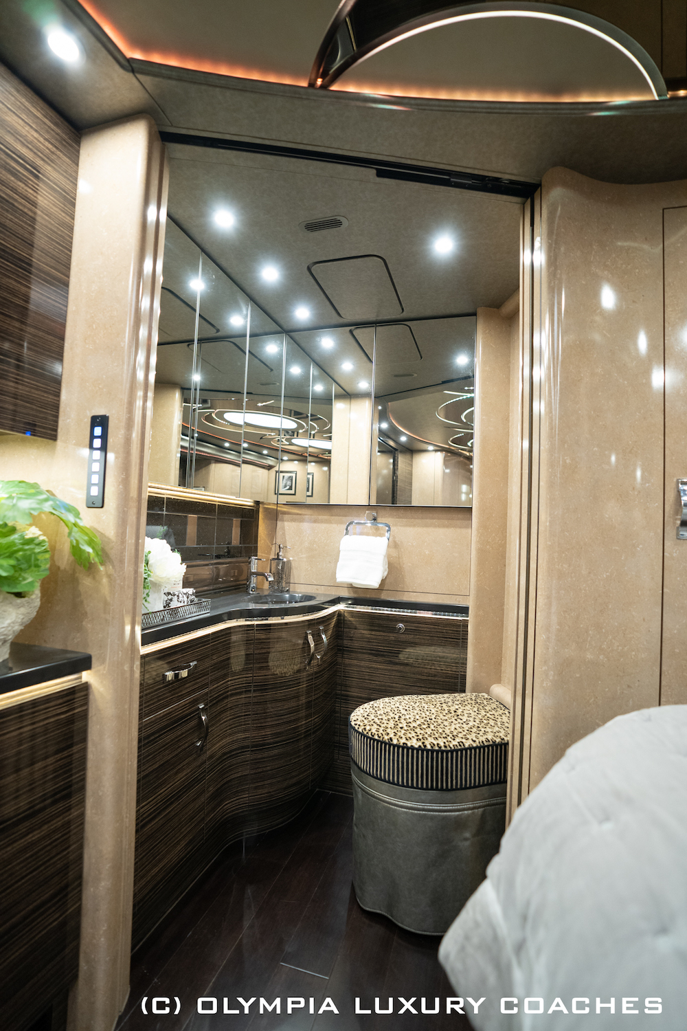 2016 Prevost Olympia H3-45 For Sale