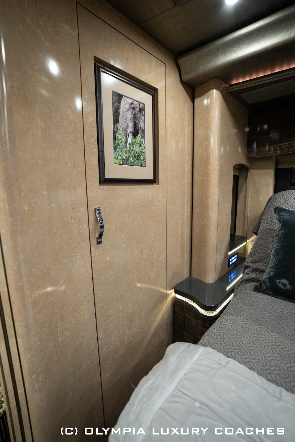 2016 Prevost Olympia H3-45 For Sale