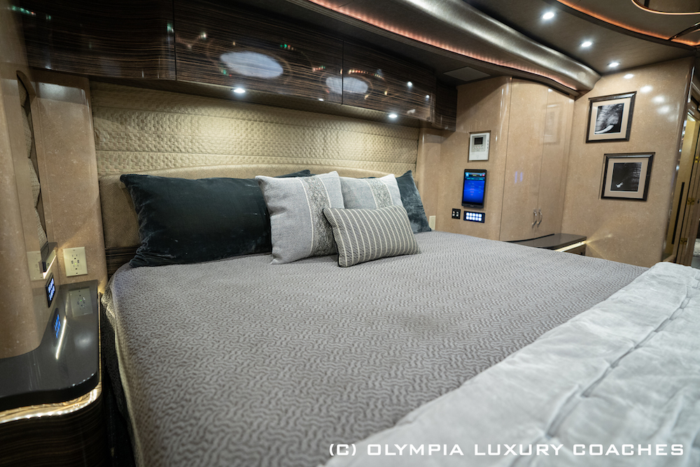 2016 Prevost Olympia H3-45 For Sale