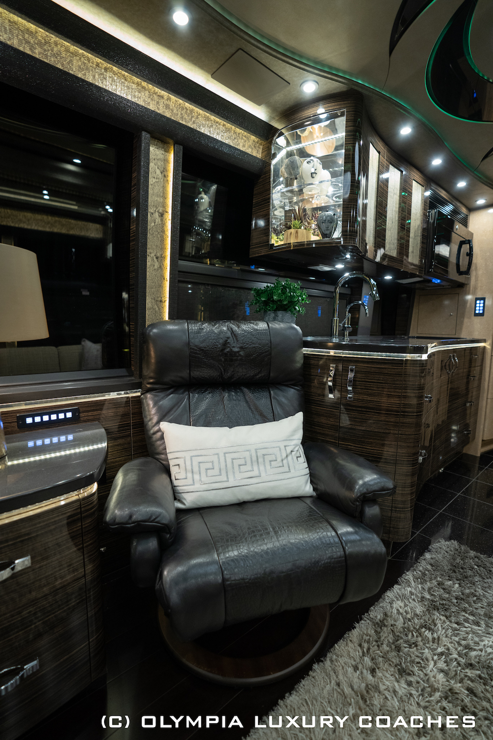 2016 Prevost Olympia H3-45 For Sale