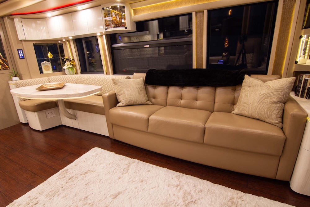 2016 Prevost  Marathon H3-45 For Sale