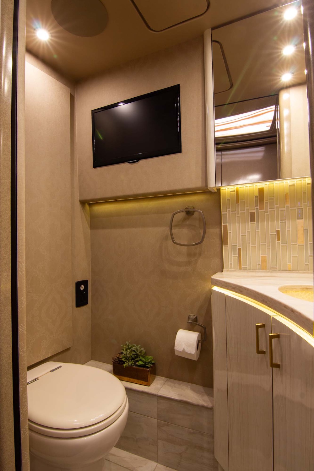 2016 Prevost  Marathon H3-45 For Sale