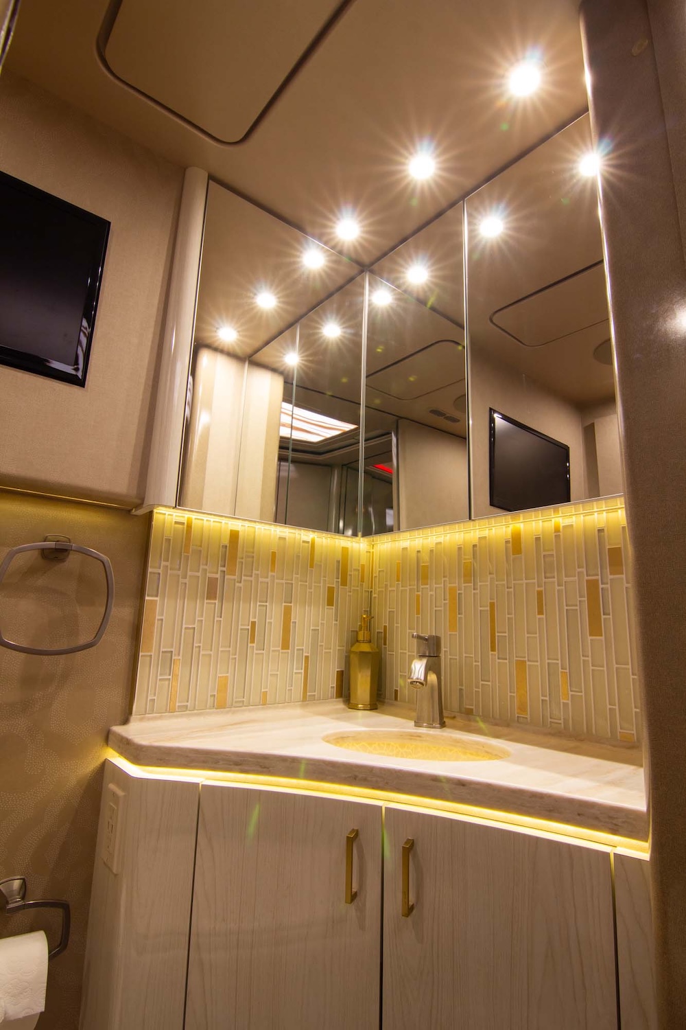2016 Prevost  Marathon H3-45 For Sale