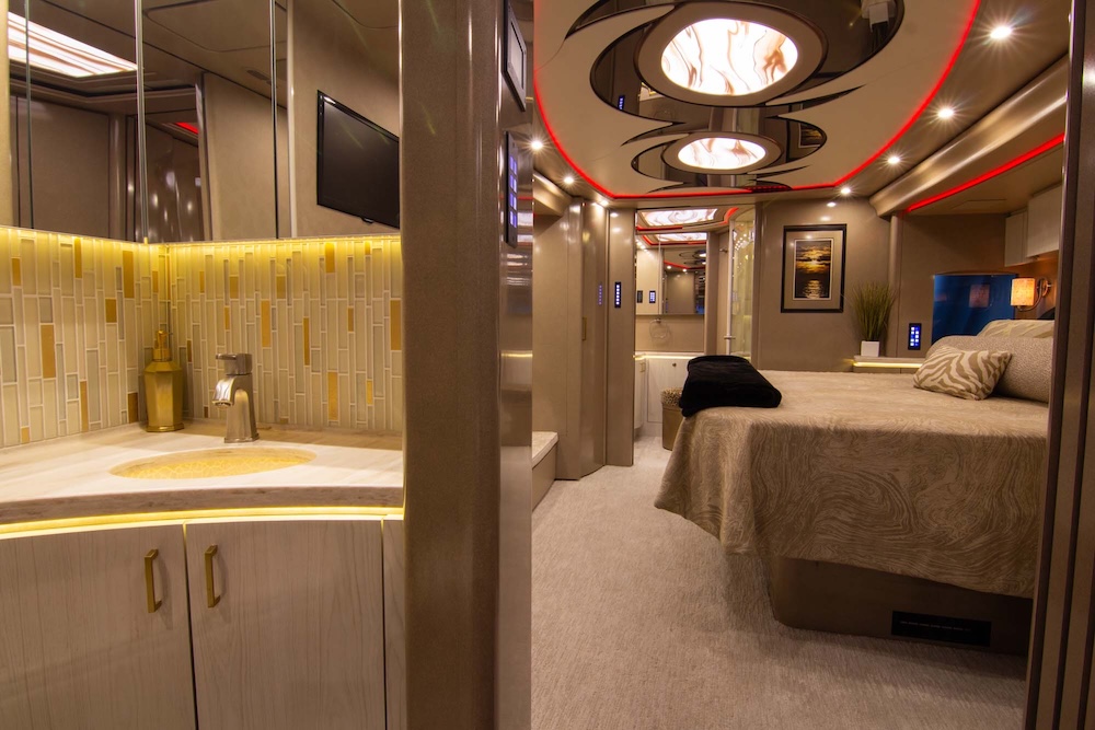 2016 Prevost  Marathon H3-45 For Sale