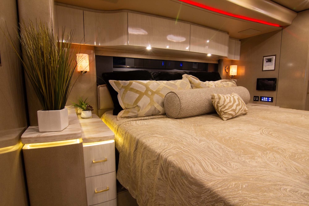 2016 Prevost  Marathon H3-45 For Sale