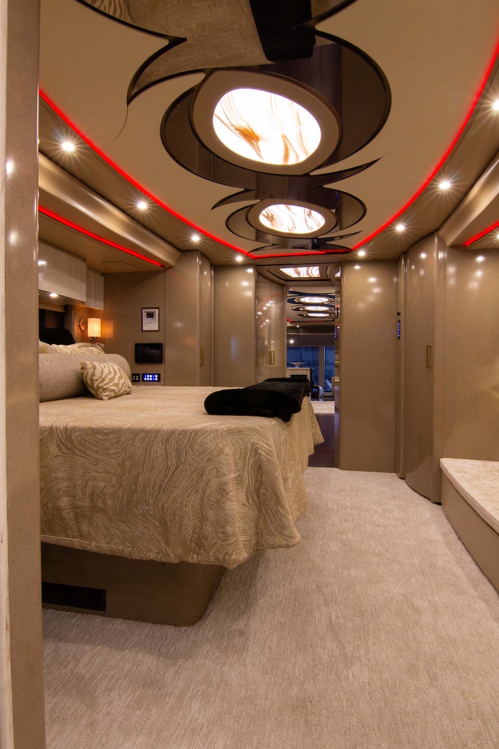 2016 Prevost  Marathon H3-45 For Sale