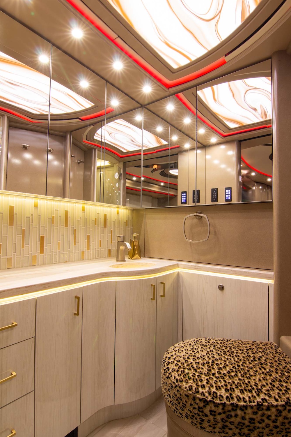 2016 Prevost  Marathon H3-45 For Sale