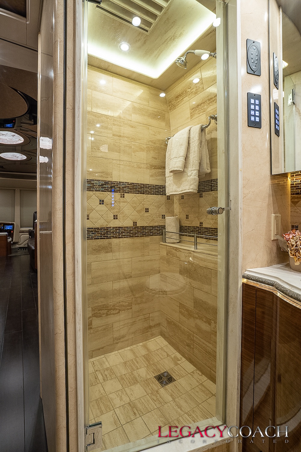 2016 Prevost Marathon X3 For Sale