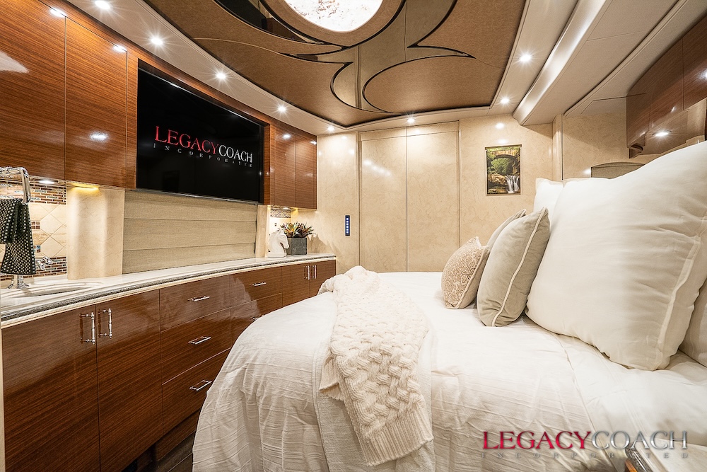 2016 Prevost Marathon X3 For Sale