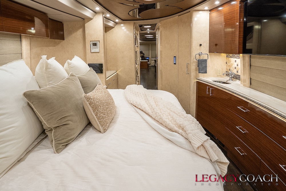2016 Prevost Marathon X3 For Sale