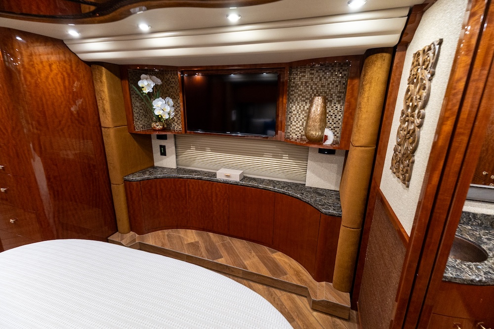 2016 Prevost Millennium H3-45 For Sale