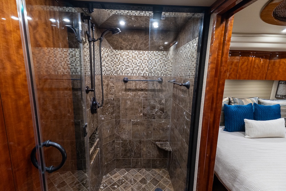 2016 Prevost Millennium H3-45 For Sale
