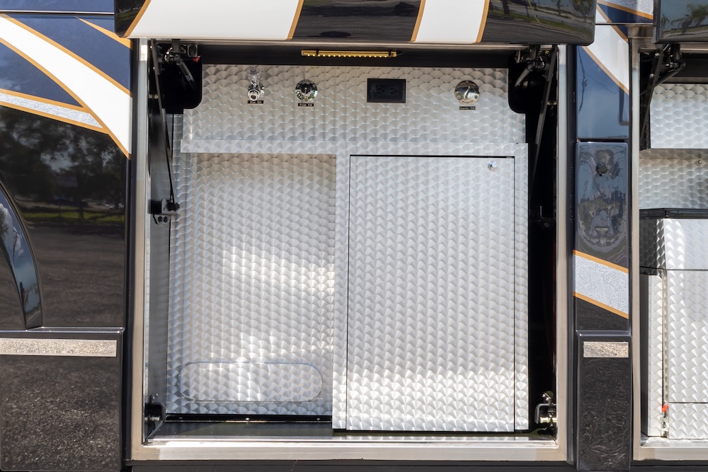 2016 Prevost Millennium H3-45 For Sale