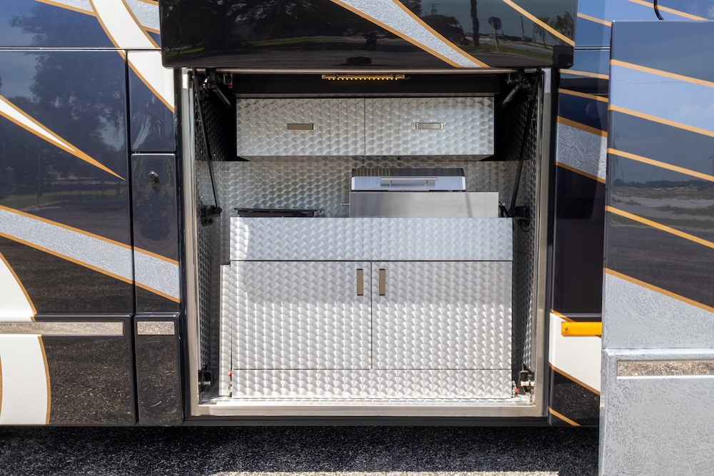 2016 Prevost Millennium H3-45 For Sale
