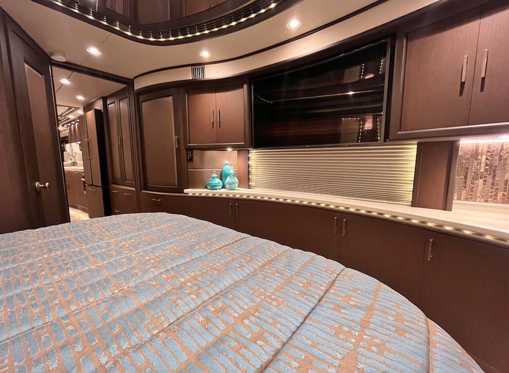 2017 Prevost Liberty H3-45 For Sale