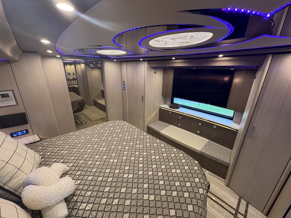 2017 Prevost Marathon H3-45 For Sale