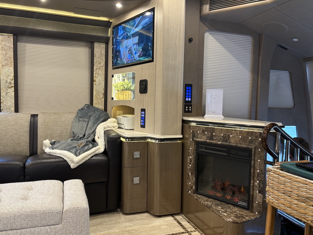 2017 Prevost Marathon H3-45 For Sale