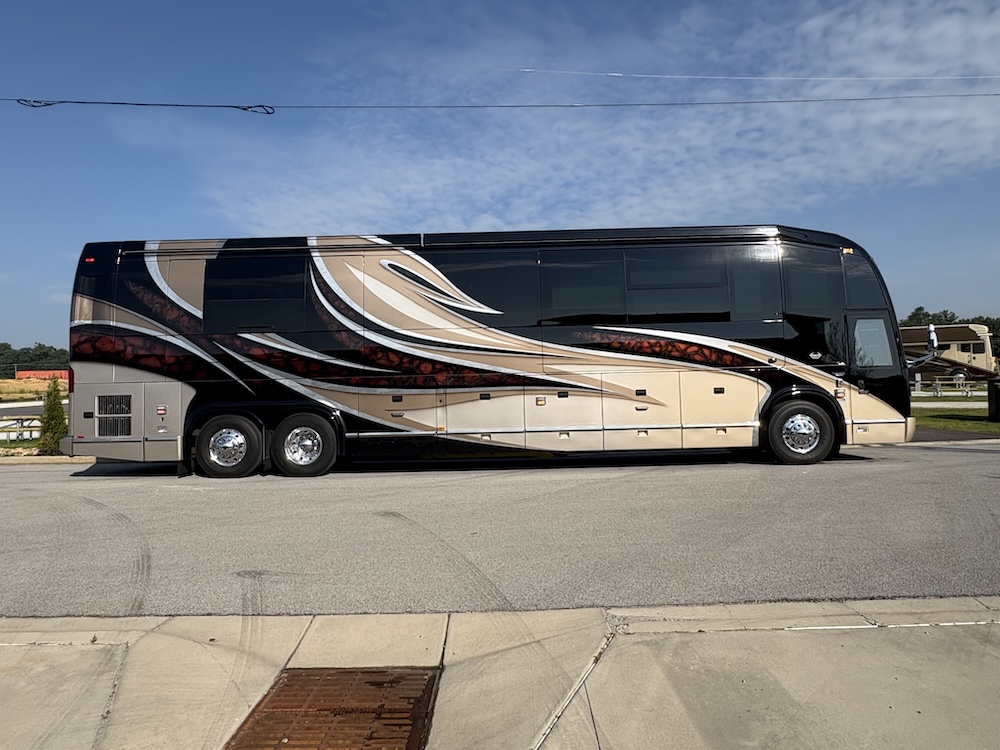 2017 Prevost Marathon H3-45 For Sale