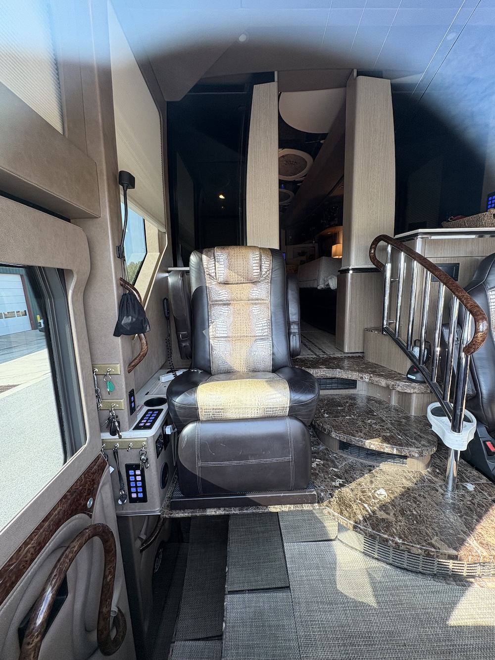 2017 Prevost Marathon H3-45 For Sale