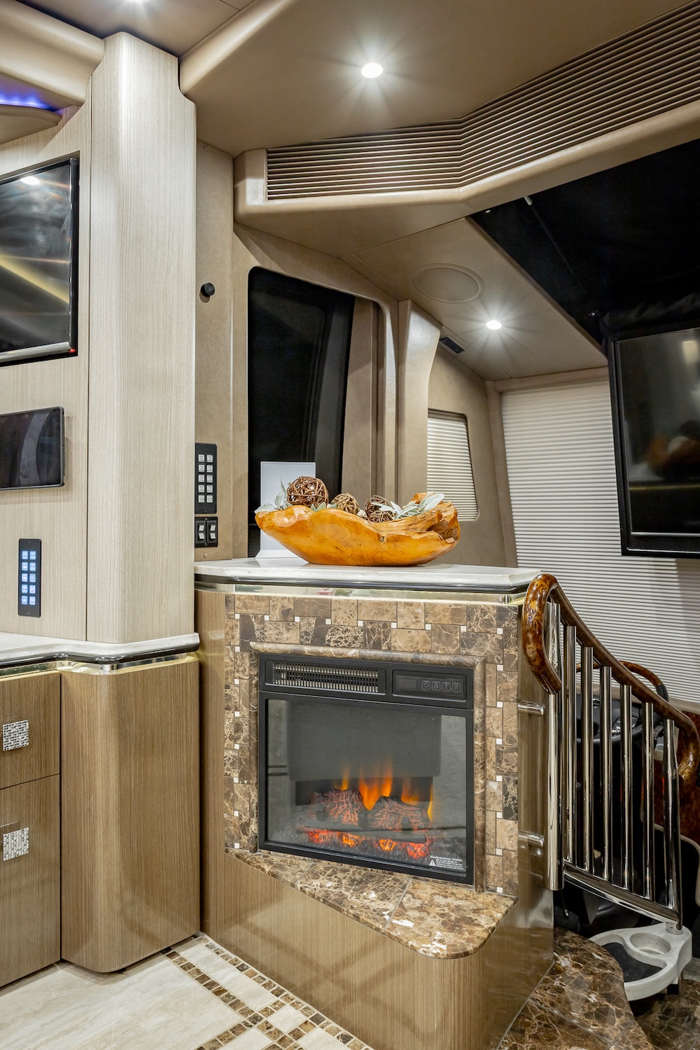 2017 Prevost Marathon  H3-45 For Sale