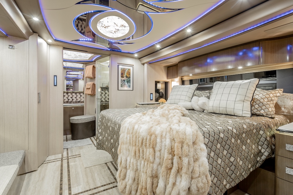 2017 Prevost Marathon  H3-45 For Sale