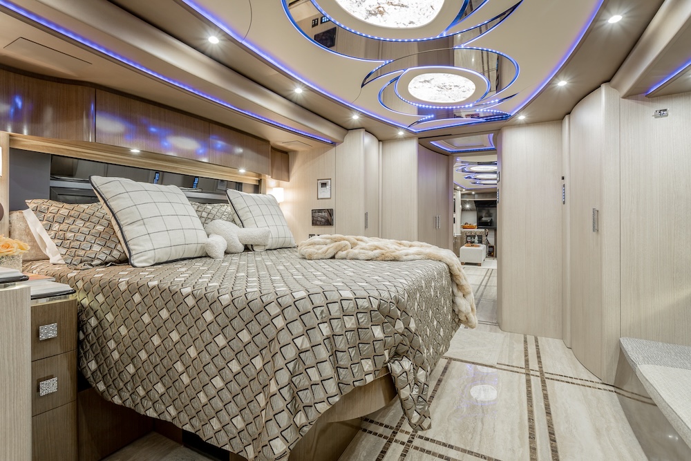 2017 Prevost Marathon  H3-45 For Sale